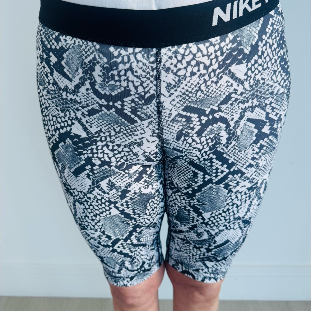 Nike Pro Light Gray Fabric